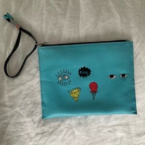 Min and Mon 💙 large wristlet